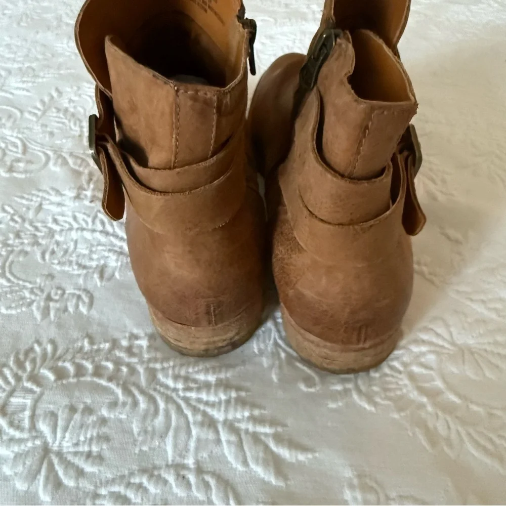 Kork Ease Brown Leather Ankle Booties size 11
